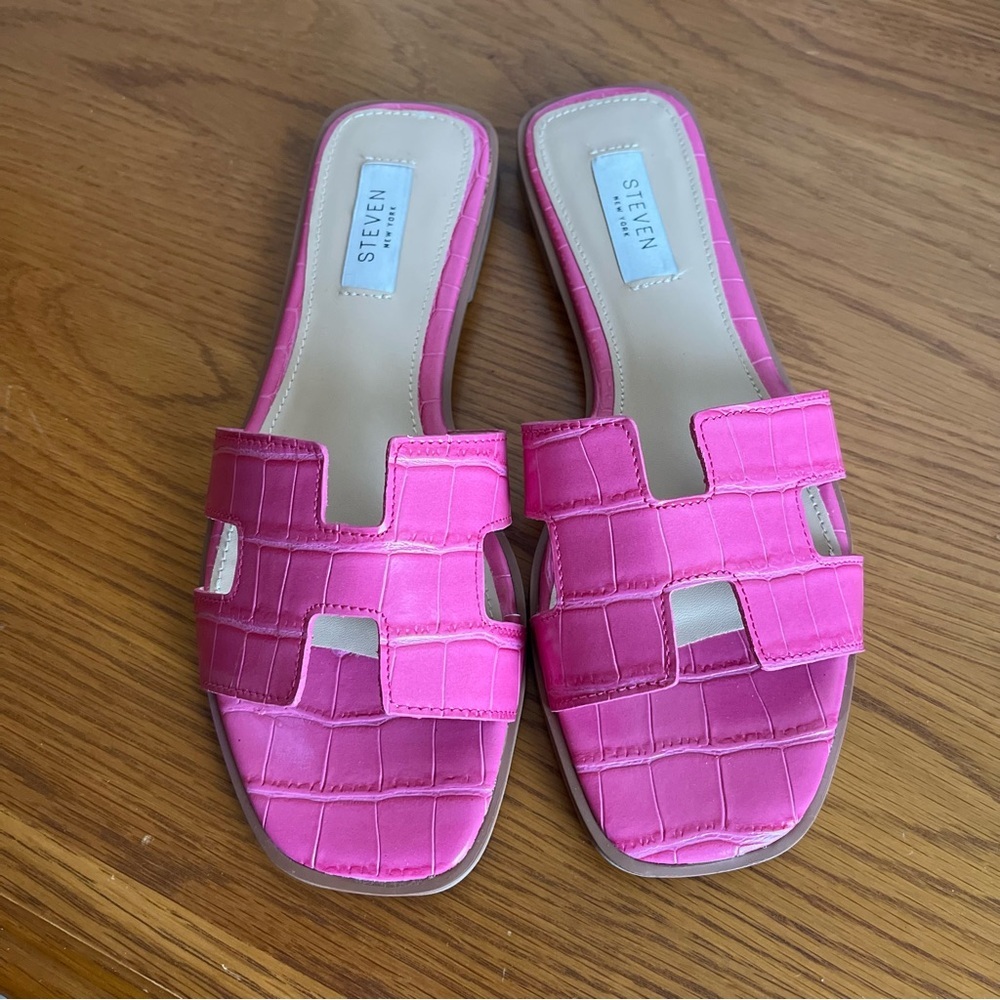 NWOT Steven New York Hanna Croc Embossed Faux Leather Sandals Hot Pink Size 7.5